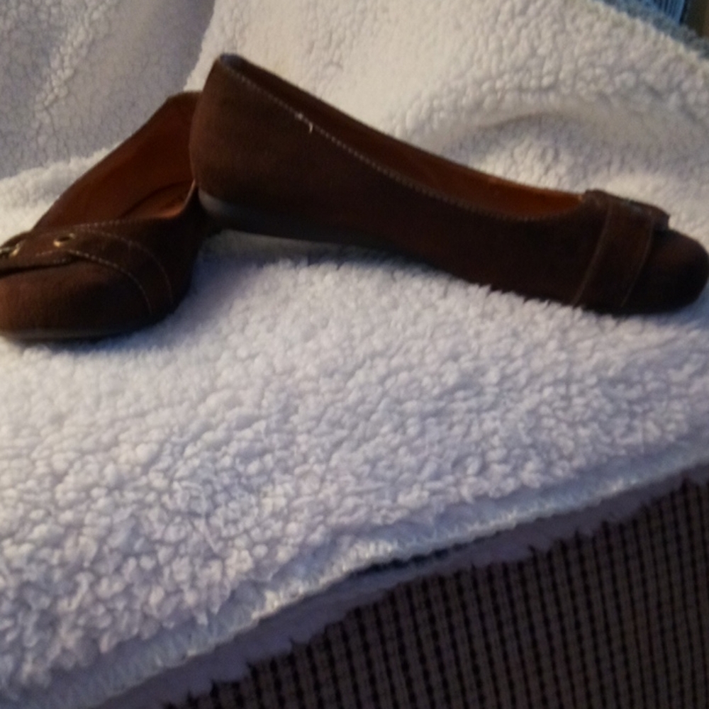 #21 Brown flats